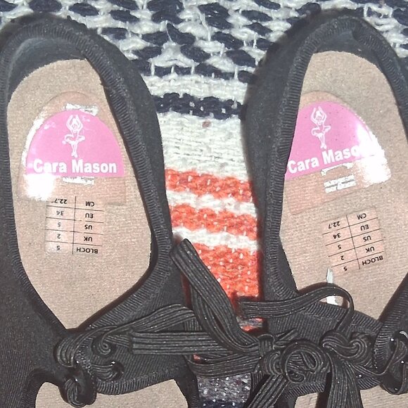 Bloch Tap Shoes - Picture 3 of 8